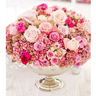 Σύνθεση ροζ λουλουδιών